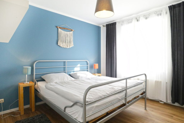 Whg. Bremen - Blick in das Schlafzimmer mit Doppelbett