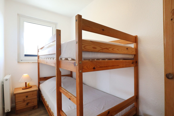 Godewind Whg. GW19 - Blick in das Kinder-/ Gästezimmer mit Etagenbett