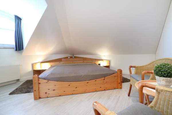 Villa Seegarten Whg. Seg11 - Blick in das Schlafzimmer mit einem Doppelbett
