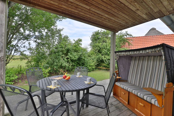 Sternschnuppe - Blick auf die schöne überdachte Terrasse
