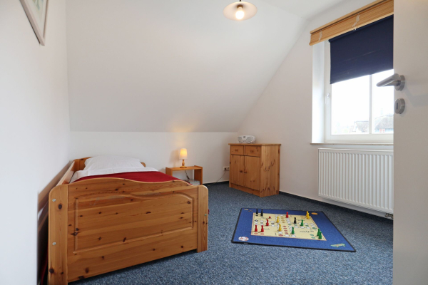 Löönboom - Blick in das Kinder-/ Gästezimmer mit einem Ausziehbett