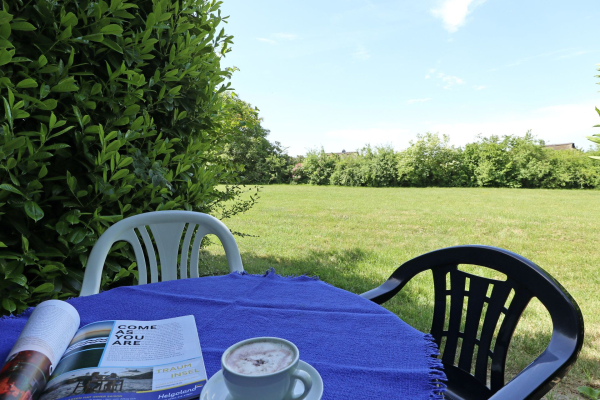 Barendorf Whg. Fritscher - Blick von der Terrasse auf das Grundstück