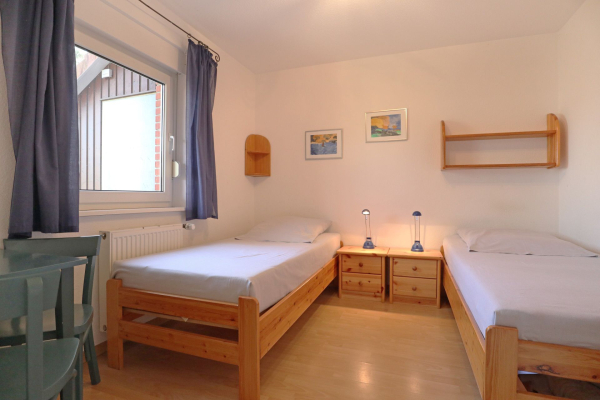 Urlauberdorf 32a - Blick in das Kinder-/ Gästezimmer im EG