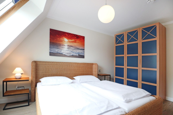Residenz am Park App.13 - Blick in das Schlafzimmer mit großem Doppelbett