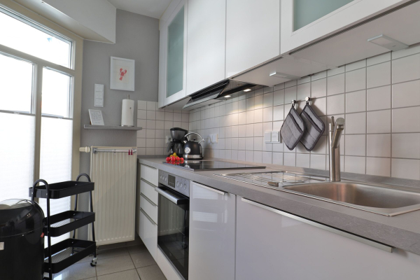 Haus am Meer, Whg.06 - Blick auf die voll ausgestattete Küchenzeile