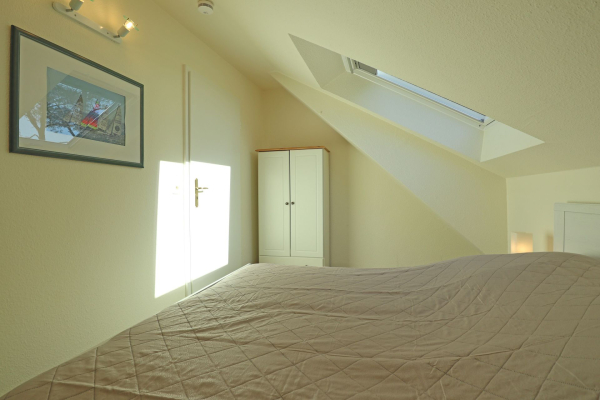 Papillon Whg. Nr. 11/8 - Blick in das Schlafzimmer im OG (rechts)