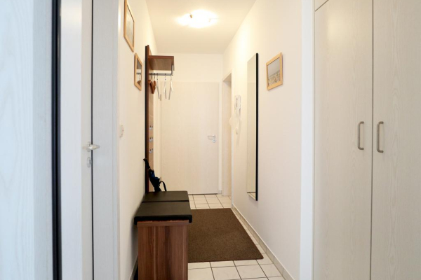 Residenz Haffblick App.18 - Eingangsbereich mit Garderobe