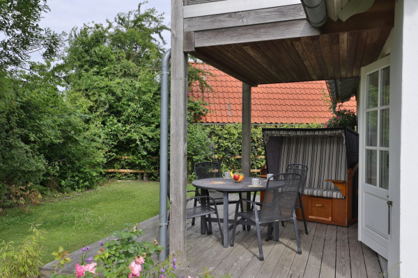 Sternschnuppe - Blick auf die schöne überdachte Terrasse
