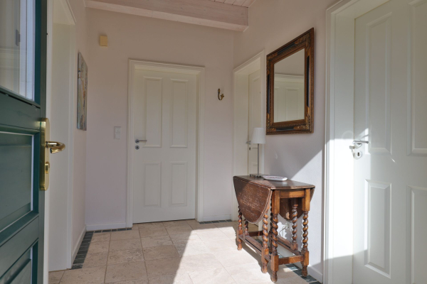 Traveblick - Blick in das Ferienhaus vom Eingang