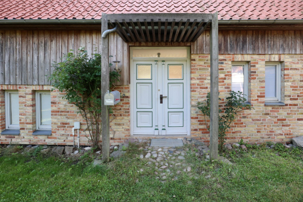 Schwanhaus - Blick auf den Eingang von der Straßenseite