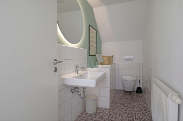 Schwanhaus - Blick in das Gäste-WC im 1.OG
