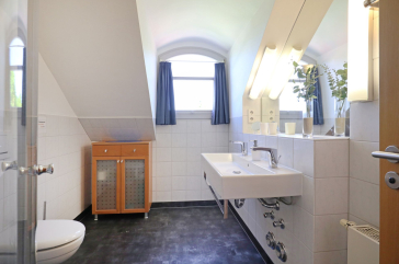 Villa Seegarten Whg. Seg11 - Blick in das Tageslichbad mit Dusche