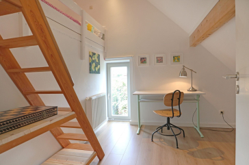 Schwanhaus - Blick in das Schlafzimmer mit der Empore