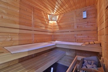 Ruhe-Insel Ferienhaus - Blick in die Sauna im EG