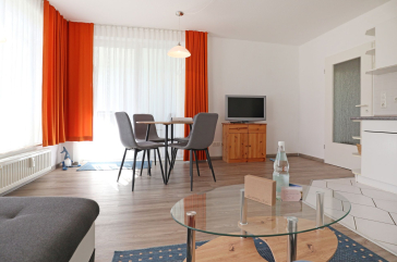 Likedeeler Whg. Li10 - Blick vom Sofa auf den Essbereich