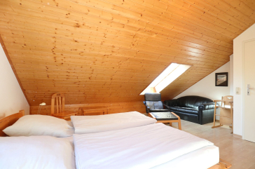 Urlauberdorf 32a - Blick in das Schlafzimmer im OG