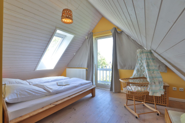 Landhaus Uhlenbusch - Blick in das Schlafzimmer im OG mit 3 Schlafplätzen