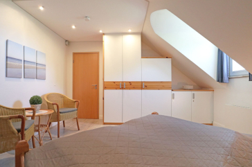 Villa Seegarten Whg. Seg11 - Blick in das Schlafzimmer mit einem Doppelbett