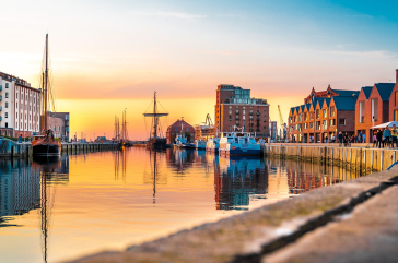 Hansestadt Wismar - Blick auf den Alten Hafen und den Ohlerich Speicher