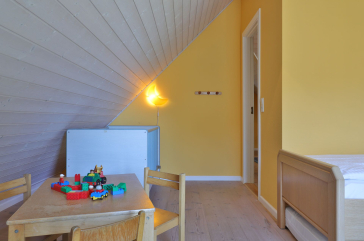 Landhaus Uhlenbusch - Blick in ein Schlafzimmer mit im OG mit 2 Einzelbetten