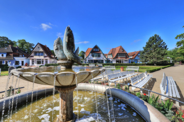 Ostseebad Boltenhagen - Blick auf den Brunnen im Kurpark