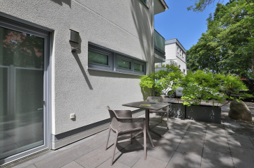 Gezeiten App. 2 Meeresrauschen - Blick auf die kleine Terrasse am Schlafzimmer