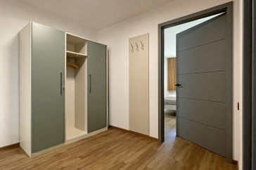 Waldfrieden Whg. 2 - Blick auf den Flur und auf das Schlafzimmer