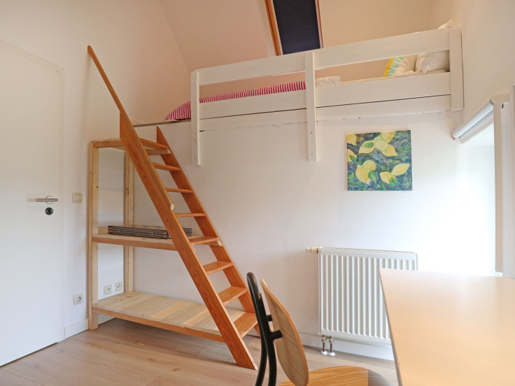Schwanhaus - Blick in das Schlafzimmer mit der Empore