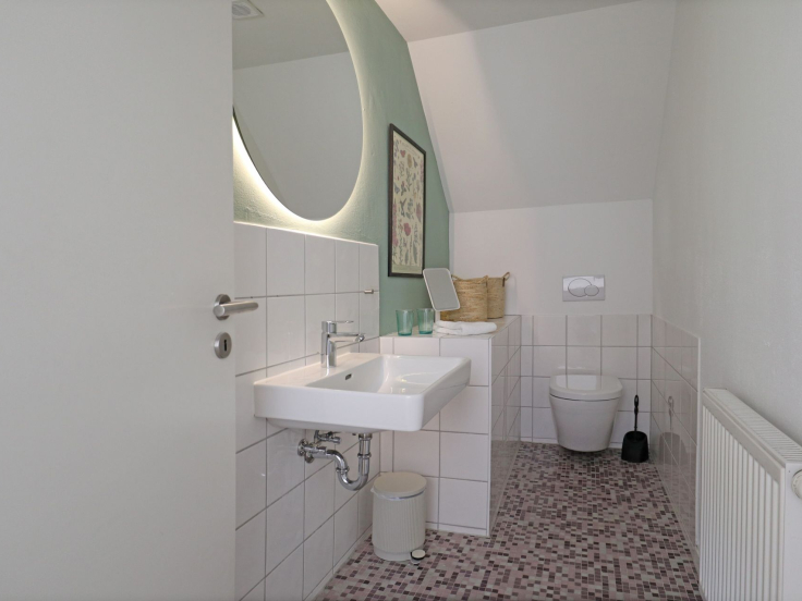 Schwanhaus - Blick in das Gäste-WC im 1.OG