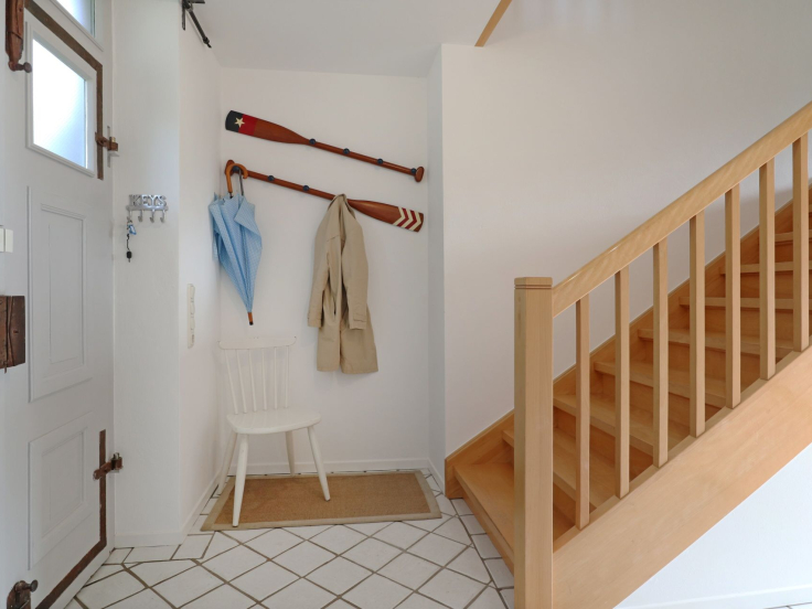 Schwanhaus - Blick auf die Garderobe am Eingang