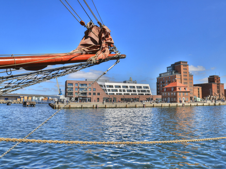 Hansestadt Wismar - Blick auf den Ohlerich Speicher und die Hafenspitze