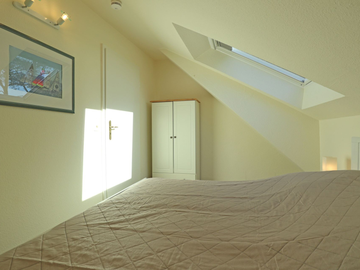 Papillon Whg. Nr. 11/8 - Blick in das Schlafzimmer im OG (rechts)