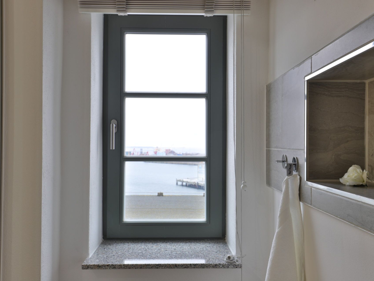 Ohlerich Speicher App.47 - Blick in das Tageslichtbad mit Dusche