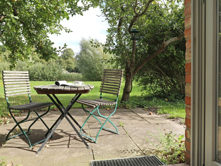 Schwanhaus - Blick auf die kleine Terrasse an der Küche/ Essbereich