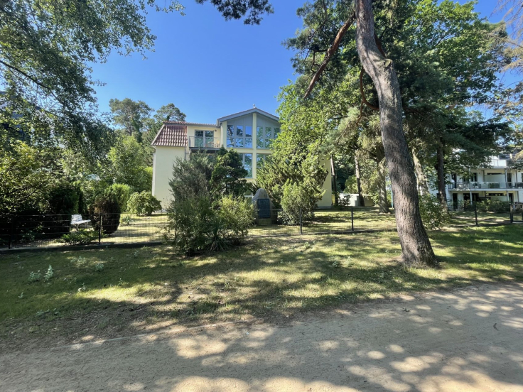 Haus Waldfrieden - Blick auf das Haus von der Strandpromenade