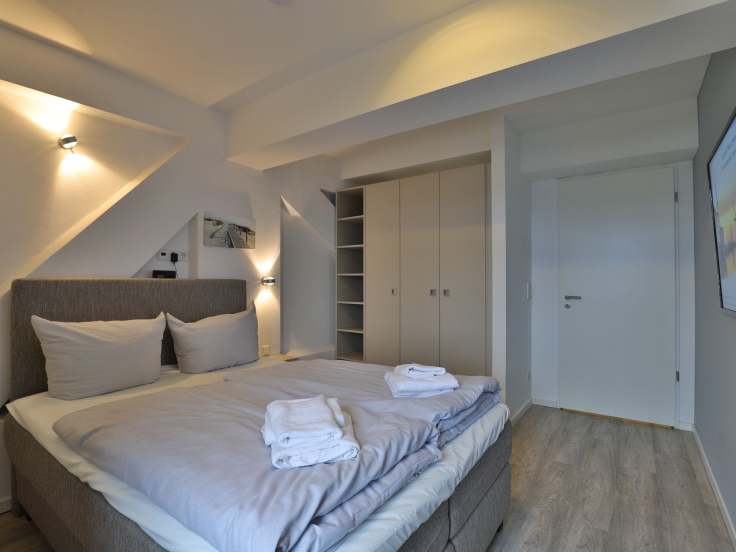 Ohlerich Speicher App.45 - kleiner Schlafbereich mit Doppelbett und TV