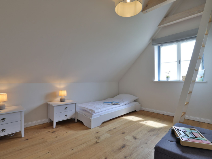 Lillesand - Blick in das Schlafzimmer im Obergeschoss mit 2 Einzelbetten