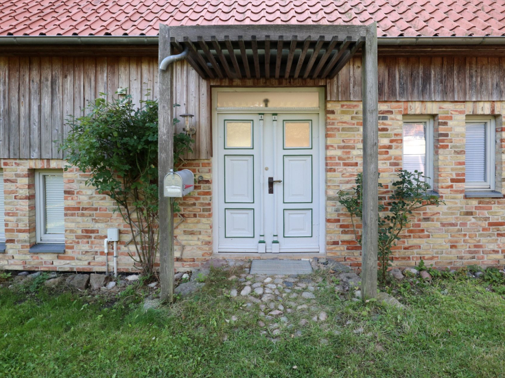 Schwanhaus - Blick auf den Eingang von der Straßenseite