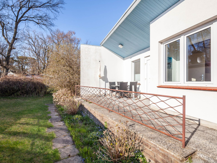 Mariannenweg 7 - Blick auf den Bungalow und die Terrasse