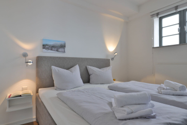 Ohlerich Speicher App. 33 - Blick in das 2. Schlafzimmer mit Arbeitsplatz