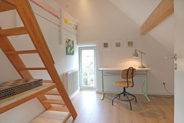 Schwanhaus - Blick in das Schlafzimmer mit der Empore